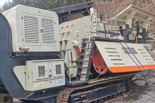 履帶移動(dòng)破碎站