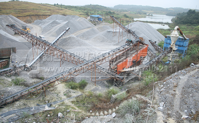 采石場生產(chǎn)線現(xiàn)場 采石場生產(chǎn)線現(xiàn)場