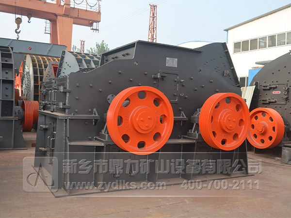 石料生產(chǎn)線設(shè)備之雙轉(zhuǎn)子制砂機(jī) 石料生產(chǎn)線設(shè)備之雙轉(zhuǎn)子制砂機(jī)