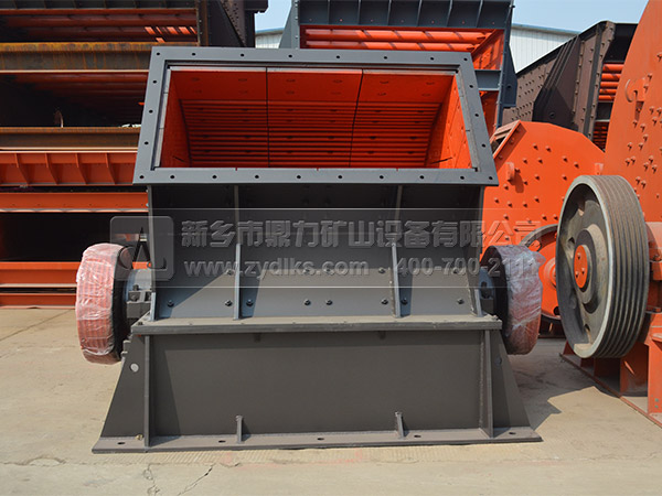 PC-1220時(shí)產(chǎn)500噸錘式破碎機(jī)設(shè)備