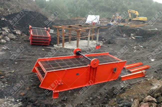 礦用振動(dòng)篩安裝 礦用振動(dòng)篩安裝