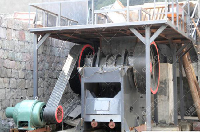 青石顎式破碎機 青石顎式破碎機