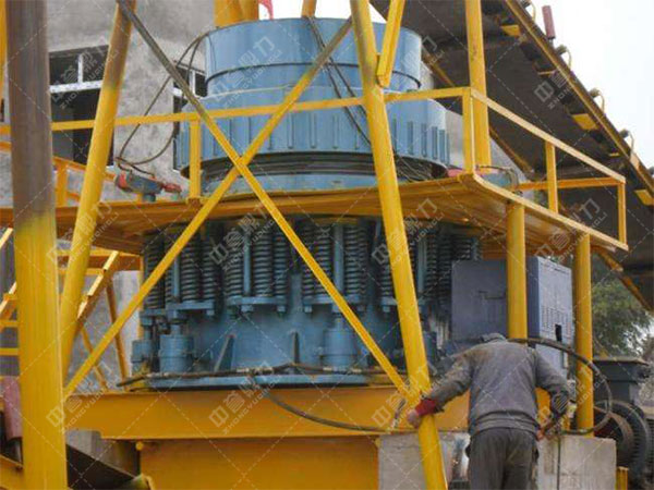 圓錐式破碎機(jī) 圓錐式破碎機(jī)