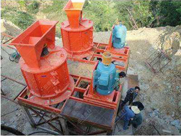 立式反擊式破碎機(jī) 立式反擊式破碎機(jī)