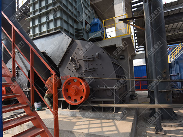 錘式破碎機(jī) 錘式破碎機(jī)