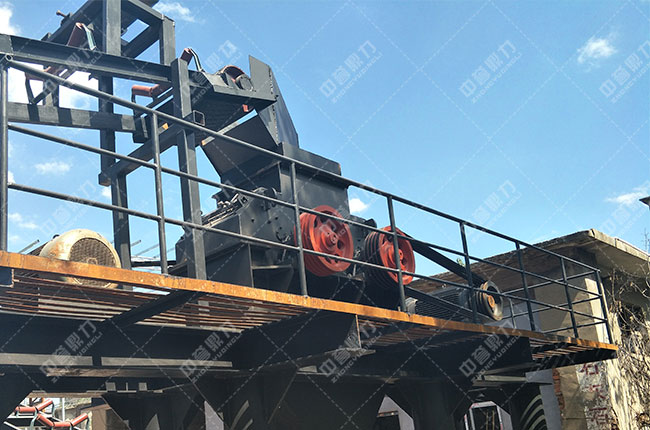 砂石雙轉(zhuǎn)子制砂機(jī) 砂石雙轉(zhuǎn)子制砂機(jī)