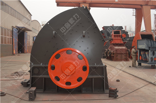時產(chǎn)200噸錘式破碎機