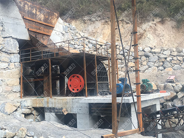 時產(chǎn)100噸破石機