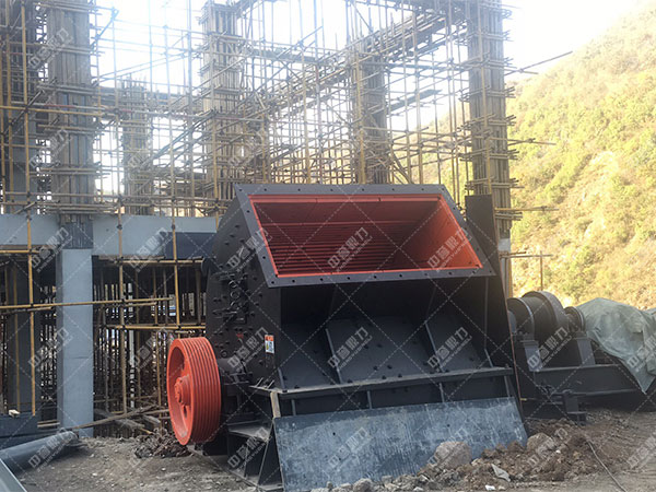 時產(chǎn)100噸破石機