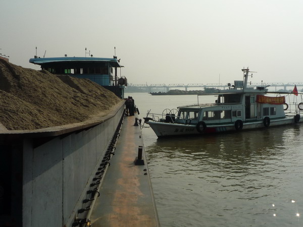 砂石船運(yùn)輸