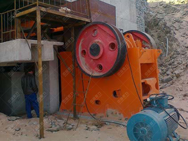 顎式破碎機(jī)