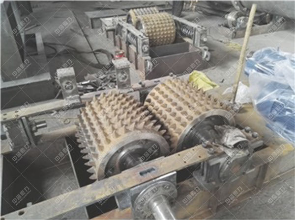 對(duì)輥式破碎機(jī)