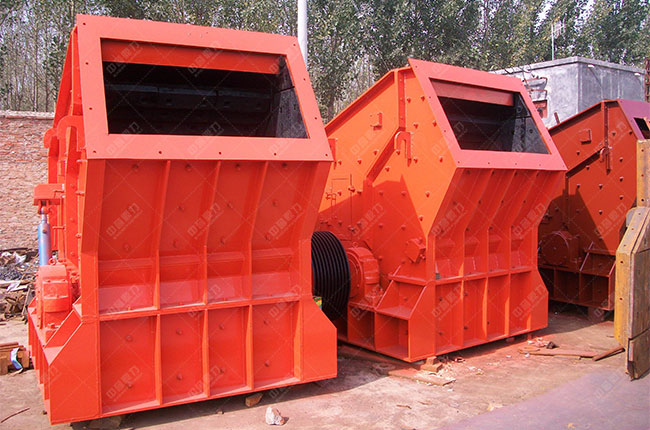 反擊式破碎機(jī) 反擊式破碎機(jī)