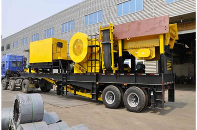 大型移動(dòng)粉碎機(jī)