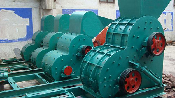 雙級(jí)錘式粉碎機(jī)