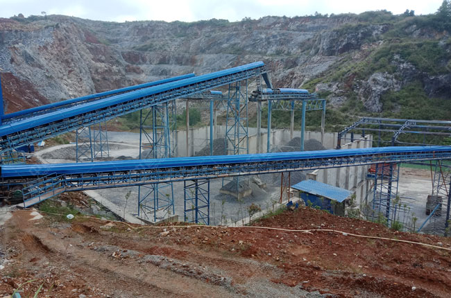 江西九江市永飛礦業(yè)時產(chǎn)700噸石料生產(chǎn)線